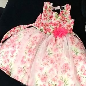 Beautiful floral dress. Excellent condition!!!